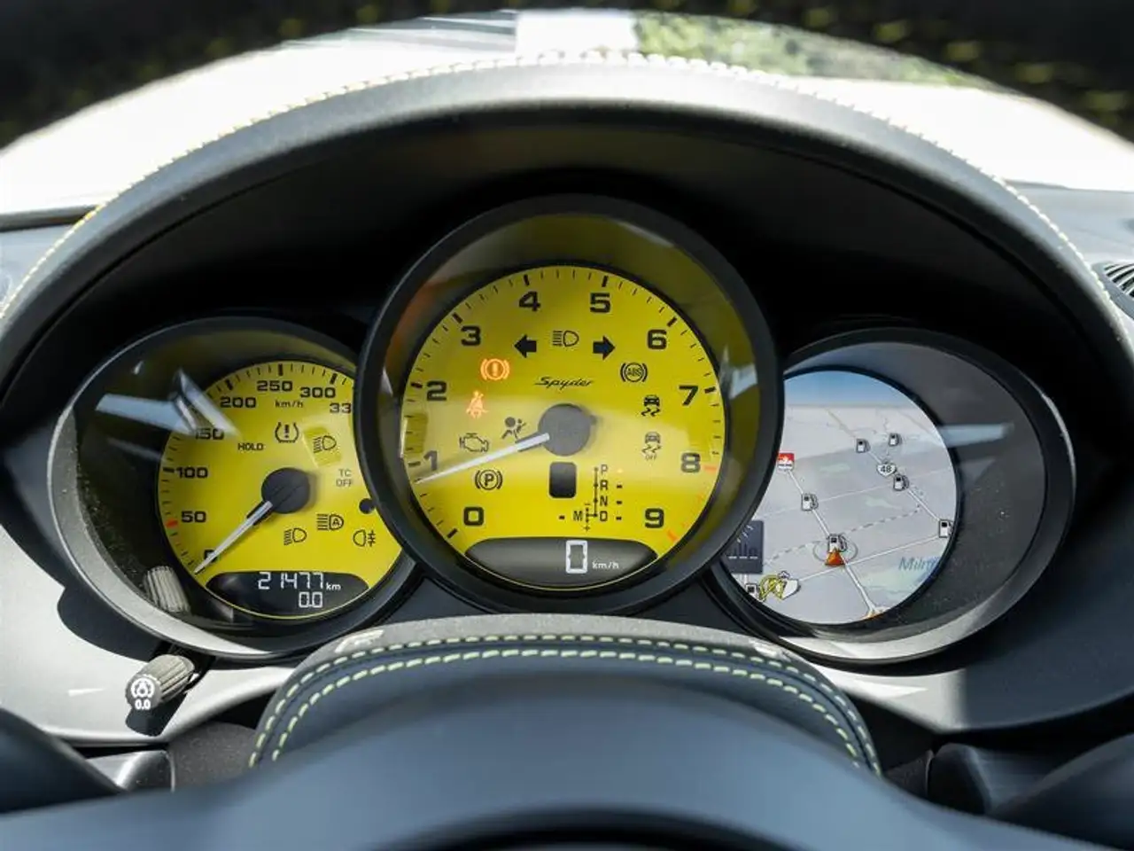 Porsche 718 Spyder снимка Porsche 718 Spyder