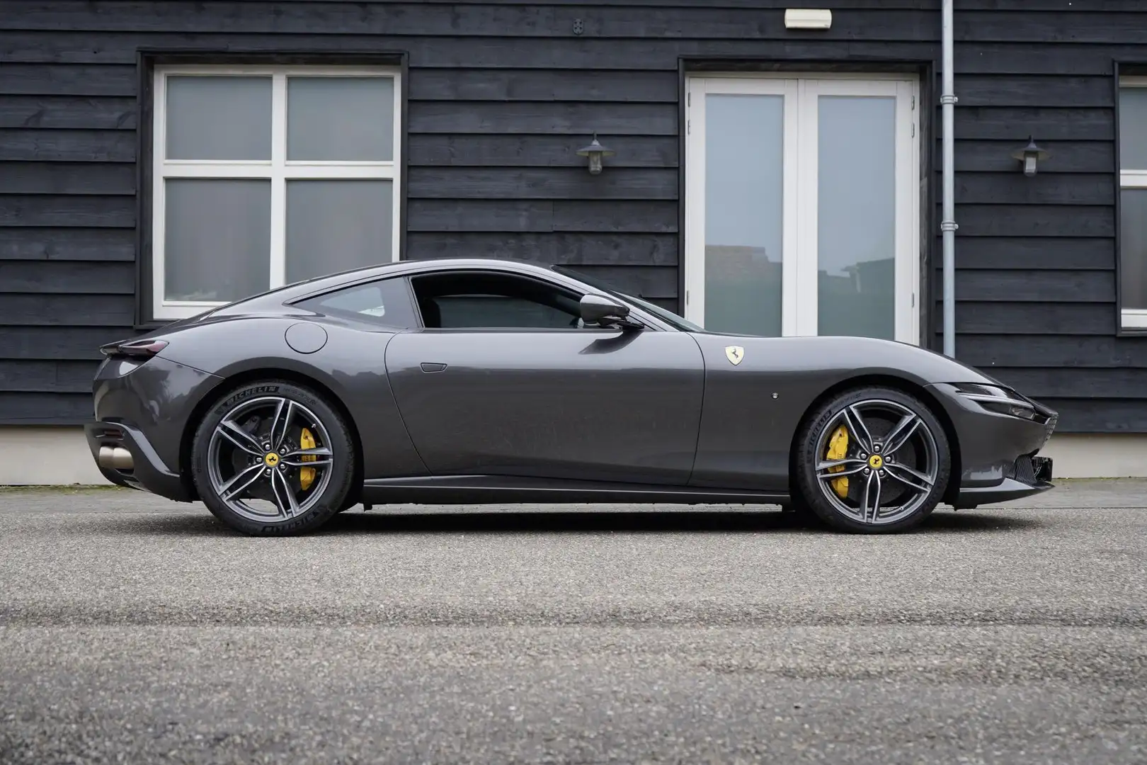 Ferrari Roma 3.9 V8 HELE Grau - 2