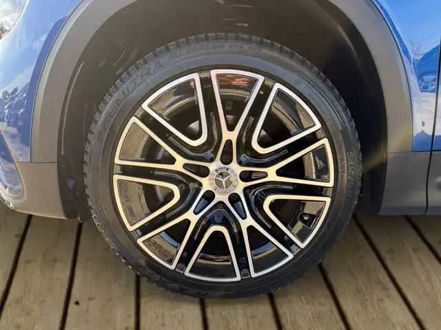Mercedes-Benz GLB view 6