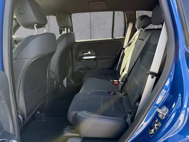 Mercedes-Benz GLB view 9