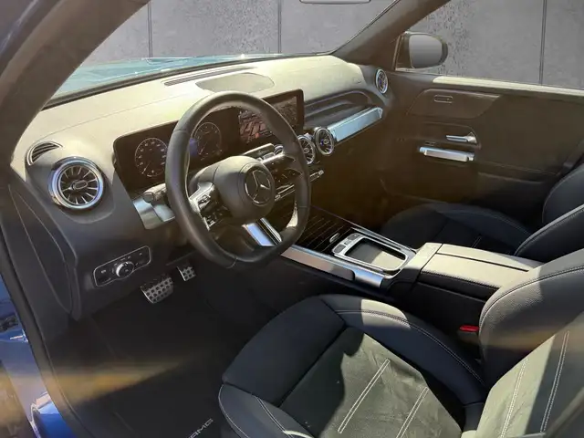 Mercedes-Benz GLB view 11