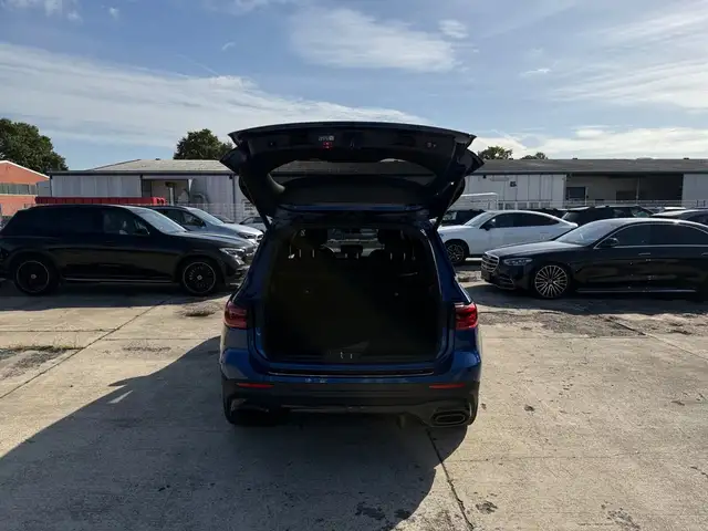 Mercedes-Benz GLB view 15