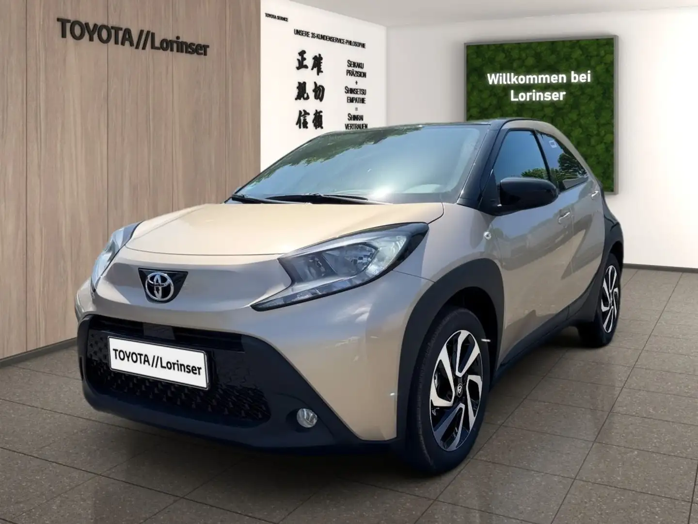 Toyota Aygo 1.0 Teamplayer +FLA+SpurH+LM+KAM+SoundSys Black - 1