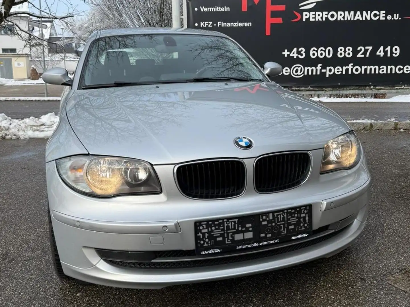 BMW 118 118d Grau - 2