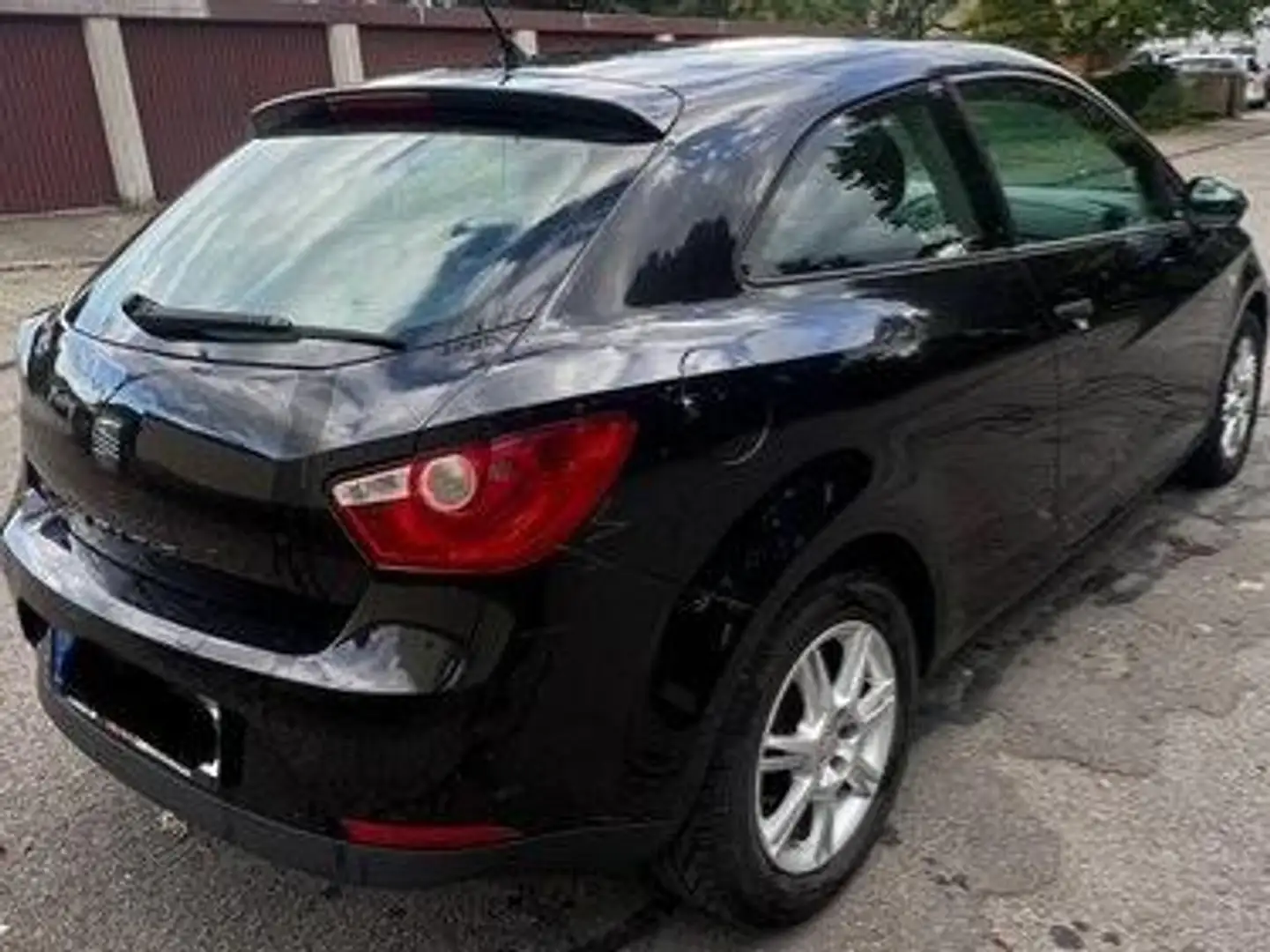 SEAT Ibiza Ibiza SC 1.4 16V Reference Schwarz - 1