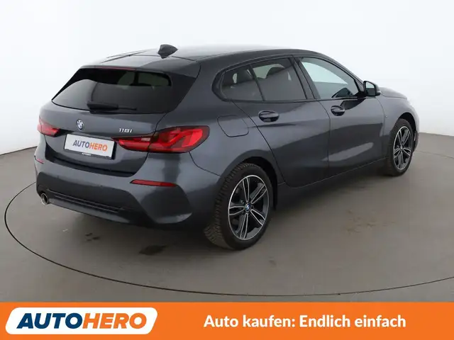 BMW 1 Series view 6