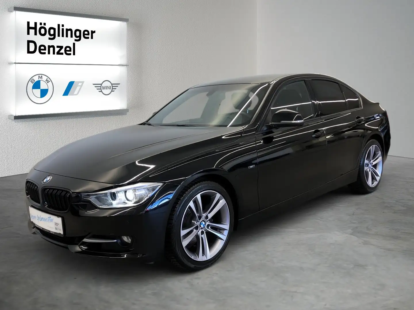 BMW 320 i Schwarz - 2