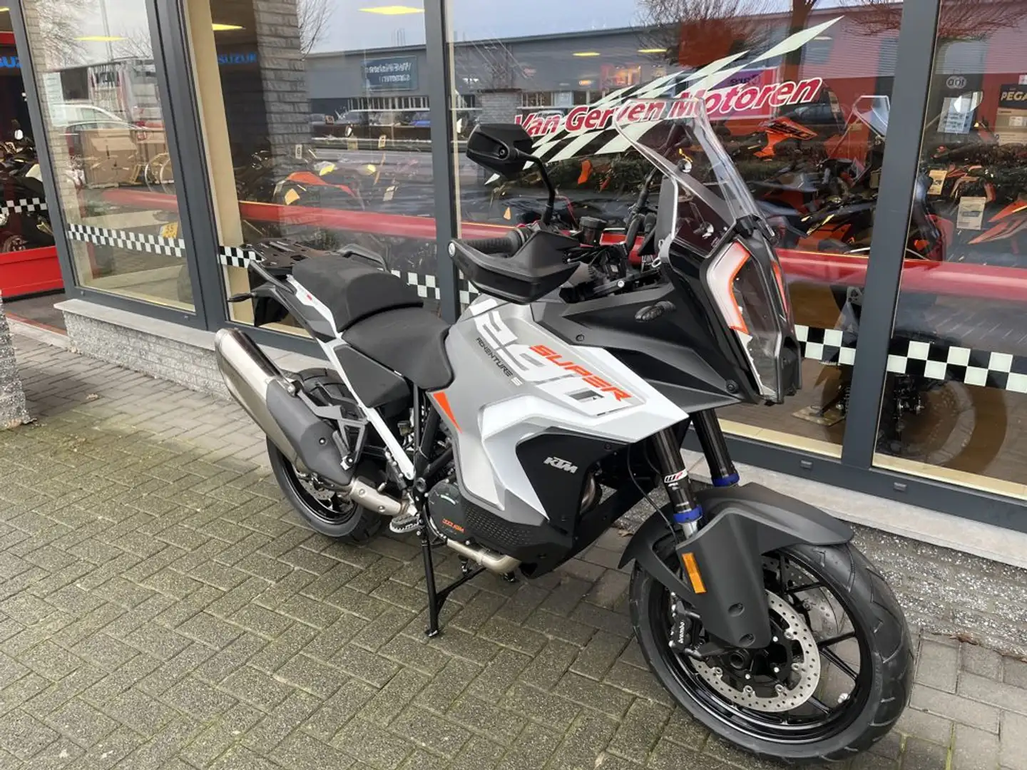 KTM 1290 Super Adventure S - 2