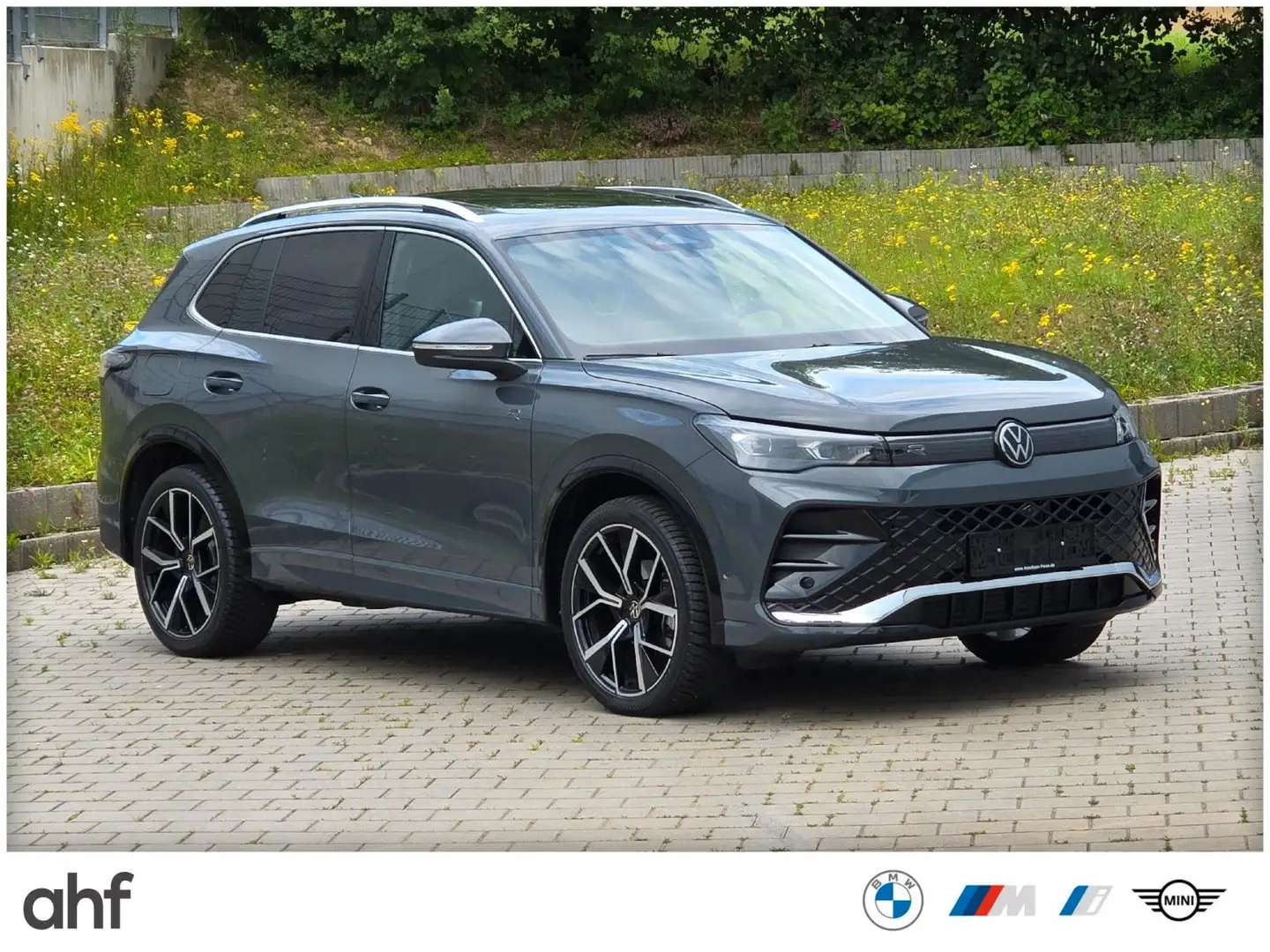 Volkswagen Tiguan 1.5eTSI R-Line HUD PANO ACC IQ 360 H/K 20 Grau - 2