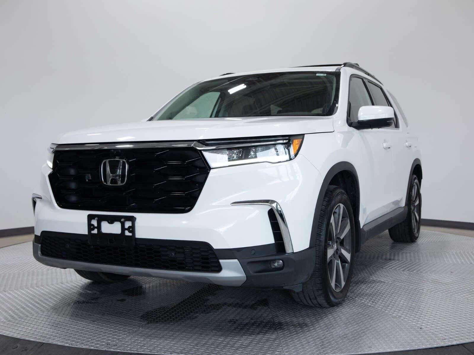 2024 Honda Pilot TOURING / NO ACCIDENTS / ONE OWNER