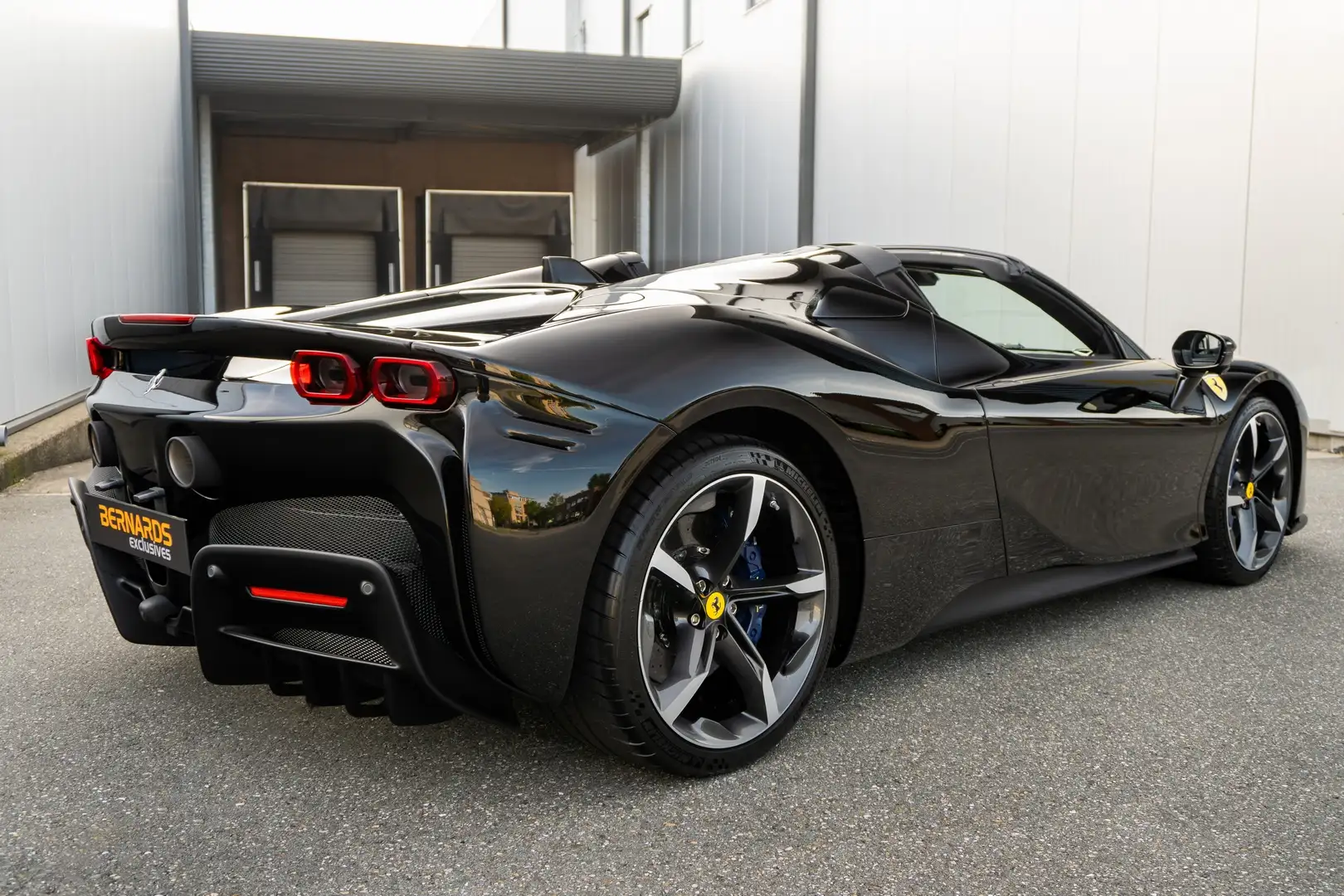 Ferrari SF90 Spider V8 - Orig NL - Nero Stellato Schwarz - 2