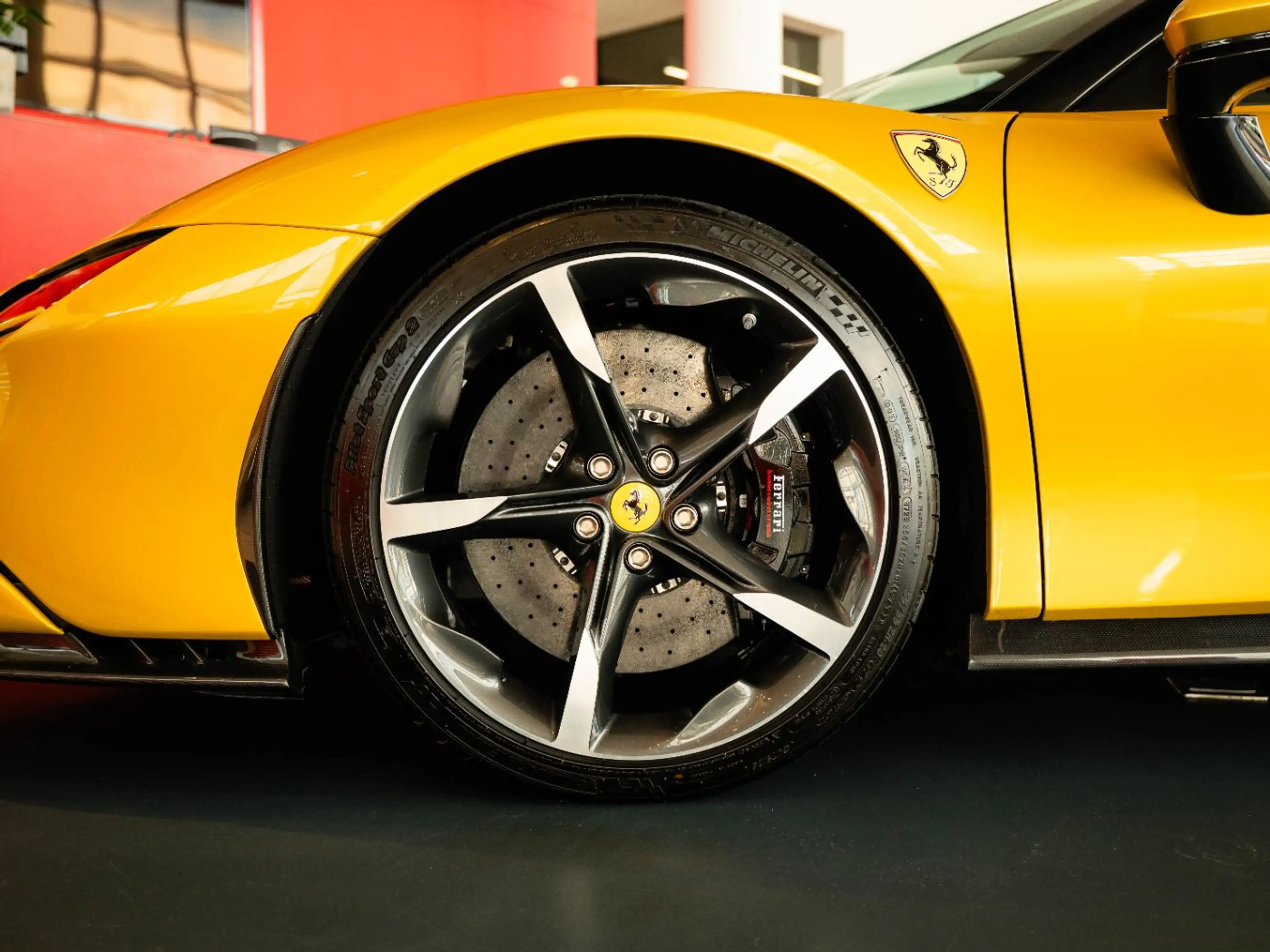 Ferrari SF90 Spider Carbon-Racingsitz*Lift*LED-Lenkrad — photo 11