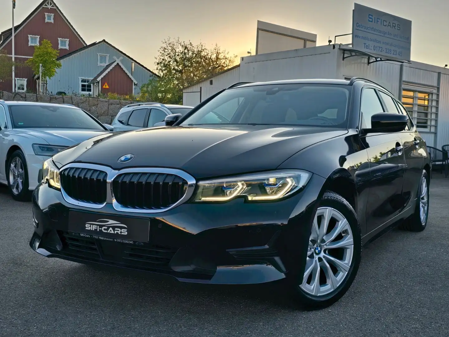 BMW 320 d Touring*LIVE*NAVI*LEDER*LASER*AHK*ALU*SHZ* Noir - 1