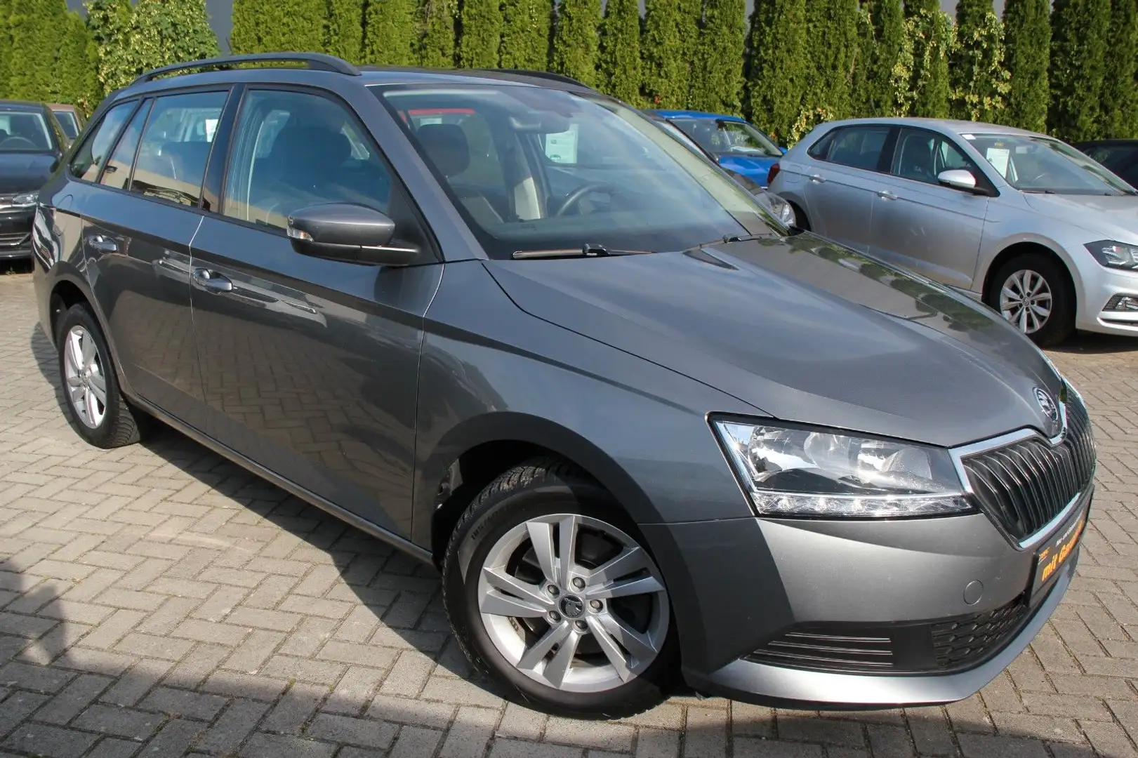 Skoda Fabia Combi Ambition DSG Klima/Sitzhz/CarPlay Grau - 1
