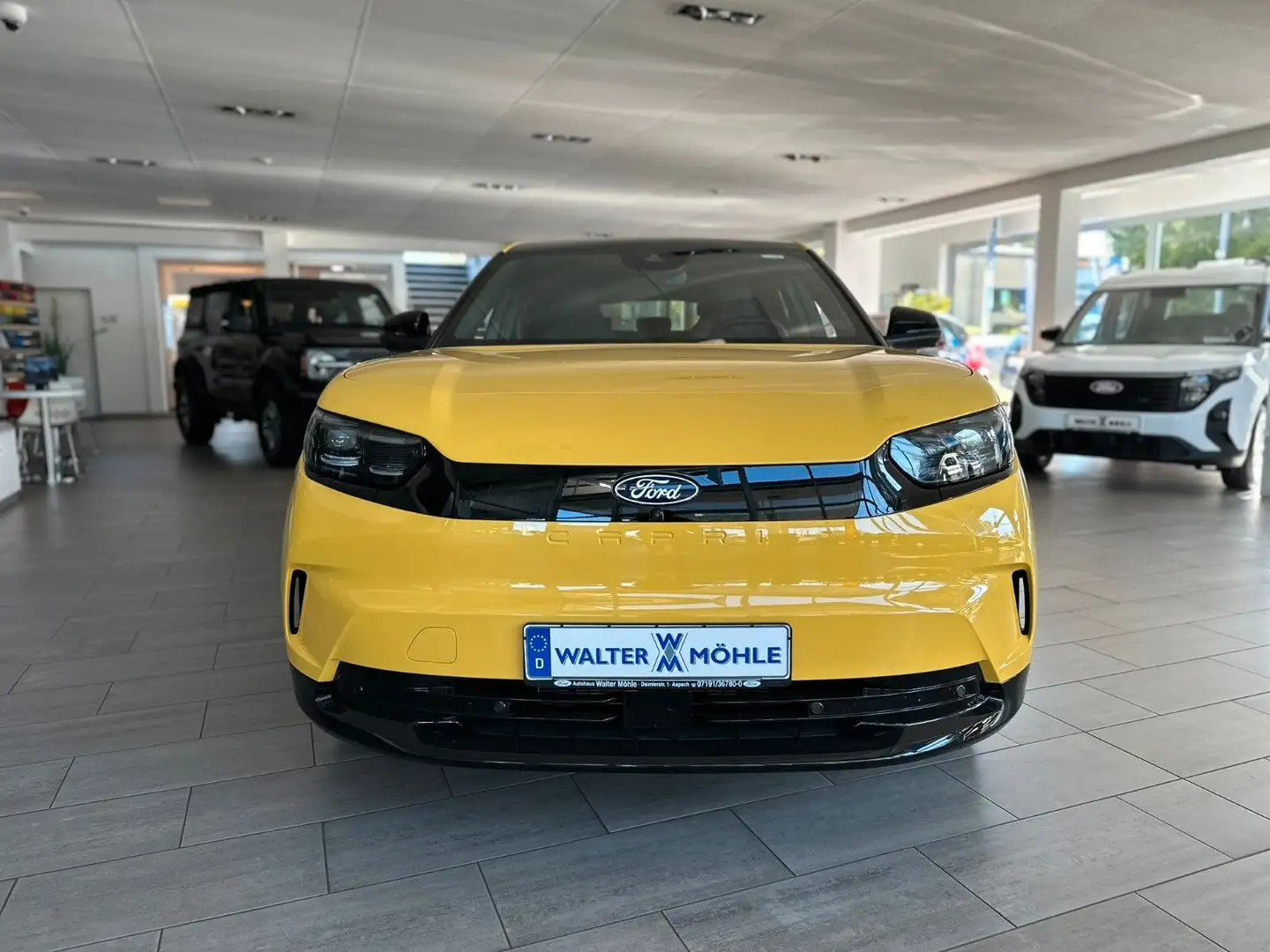 Ford Capri Premium *Pano/ Wärmepumpe/ 360° Kamera" Jaune - 2