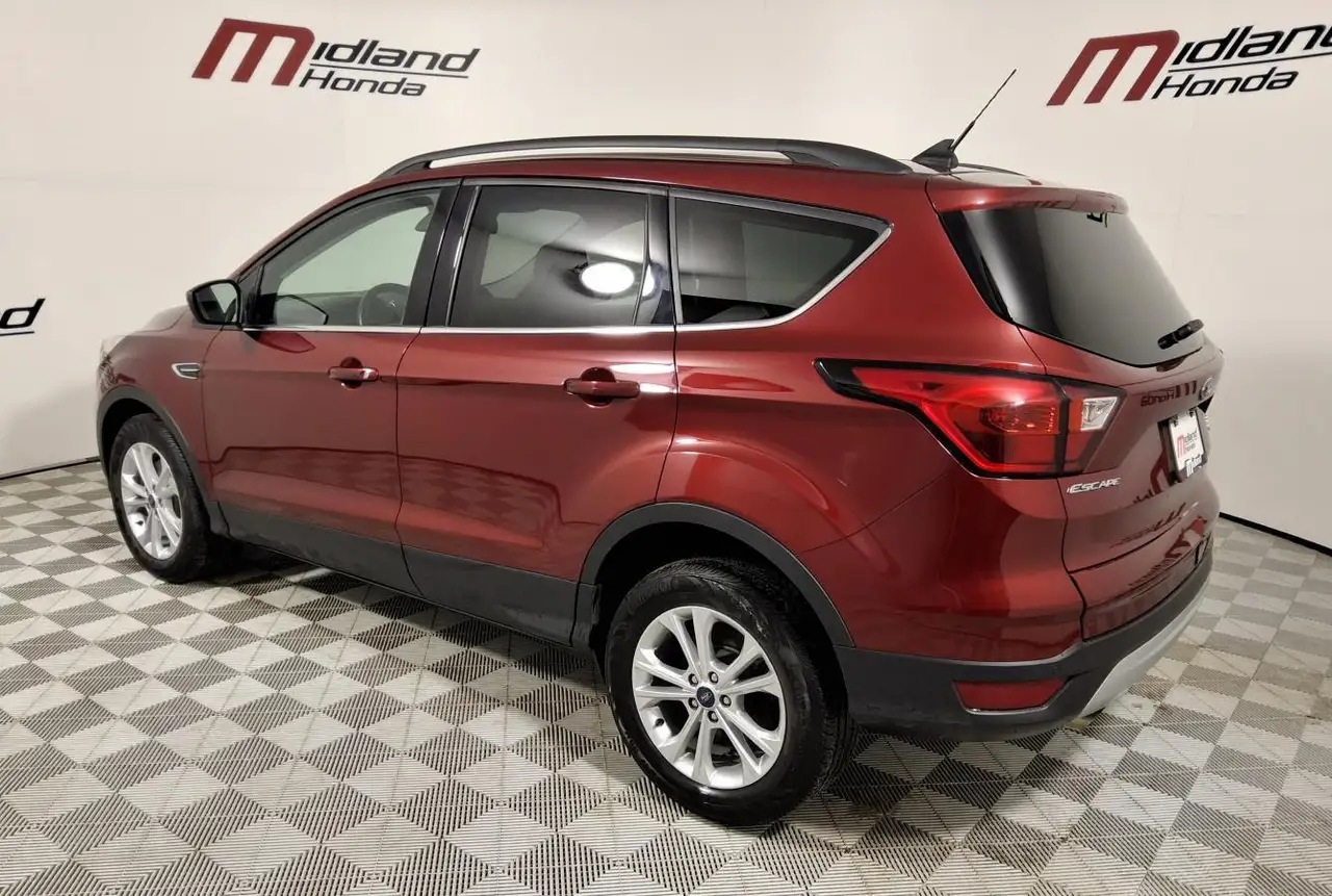 Ford Escape снимка Ford Escape