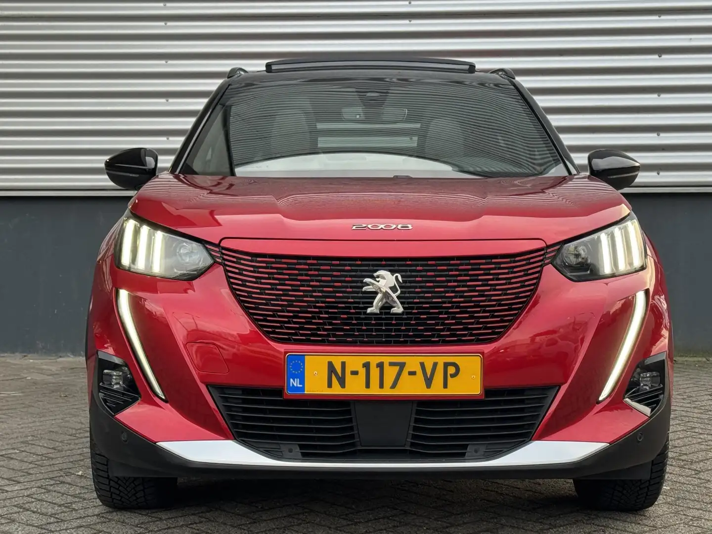 Peugeot e-2008 GT Pack EV 50kWh 136pk AUTOMAAT | SCHUIF/KANTELDAK Rouge - 2
