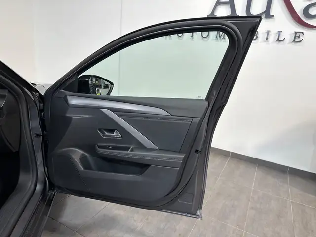 Opel Astra view 7