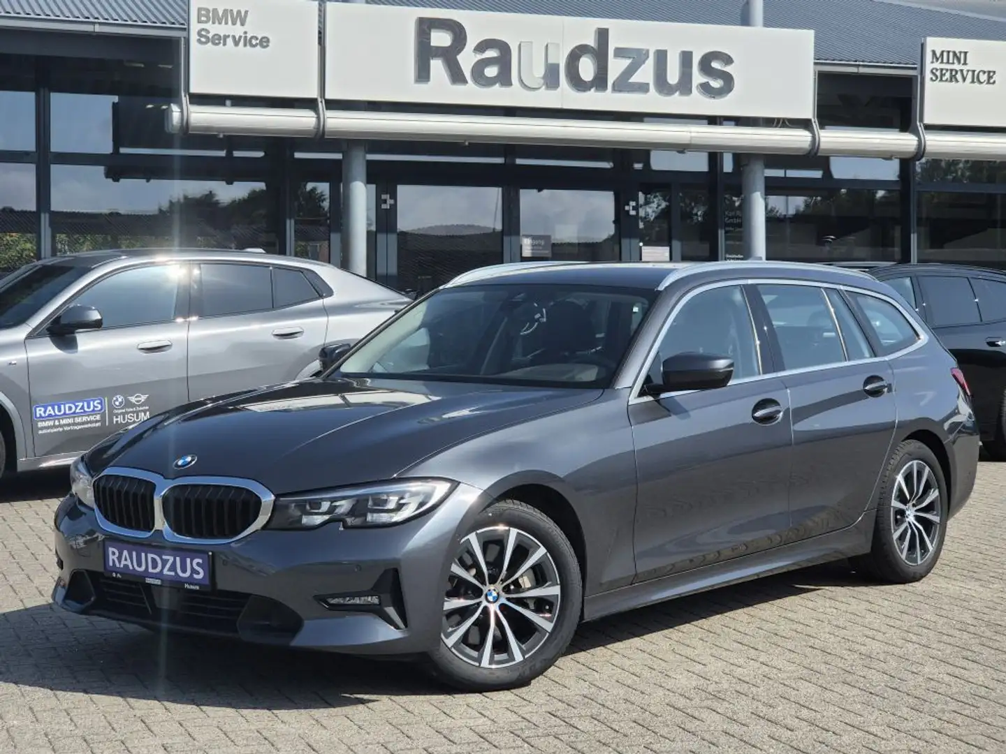 BMW 330 330d Touring Sport Line Grau - 1