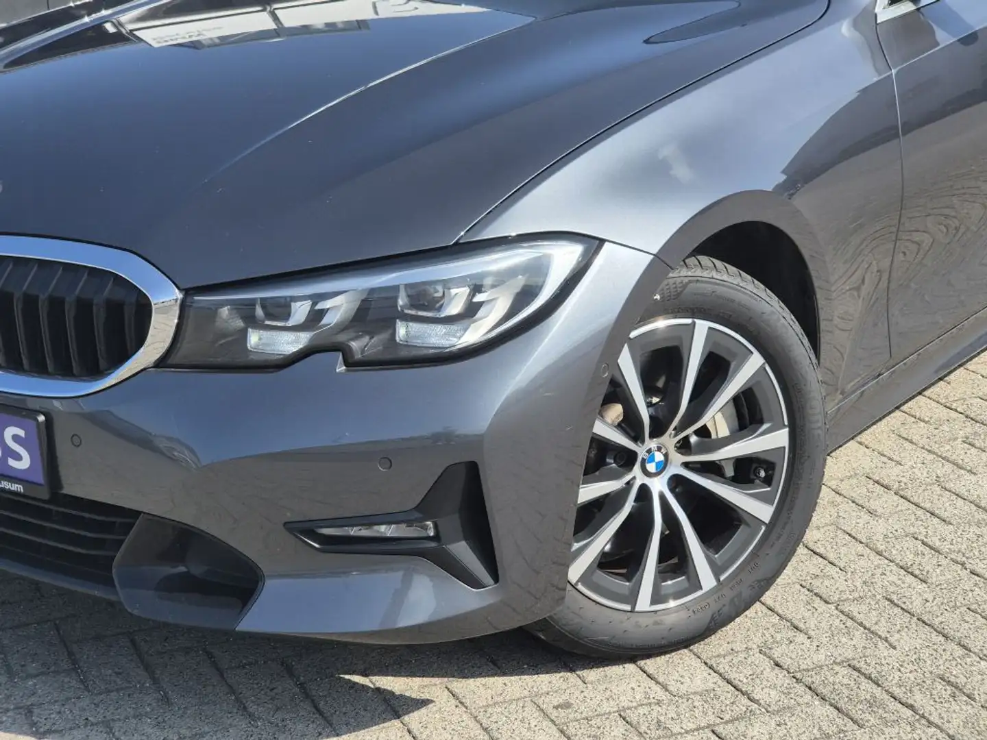 BMW 330 330d Touring Sport Line Grau - 2