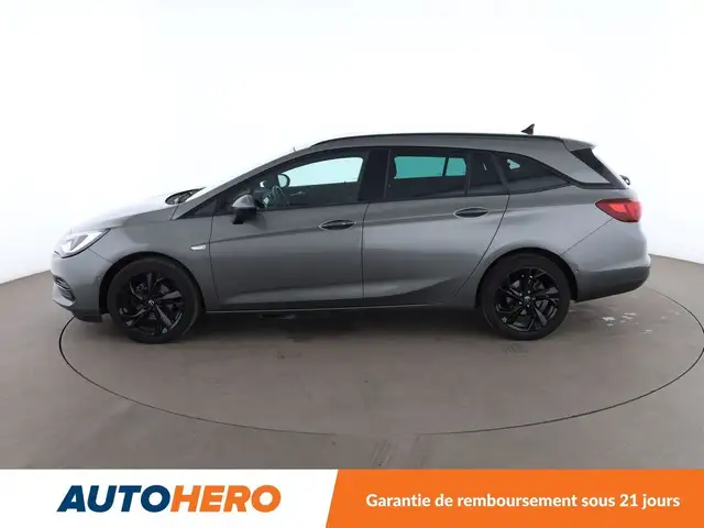 Opel Astra view 3