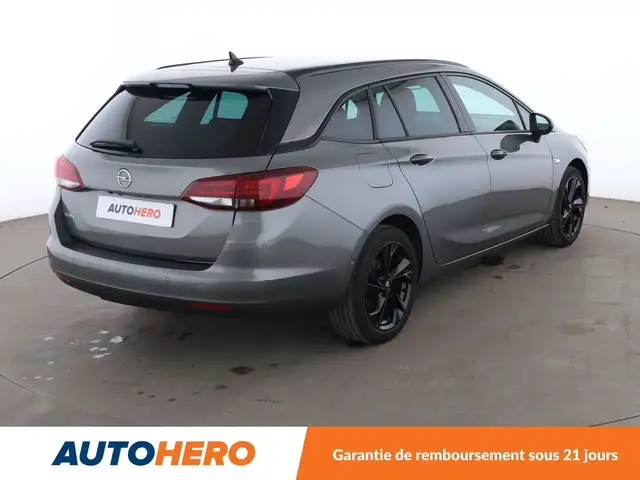 Opel Astra view 6