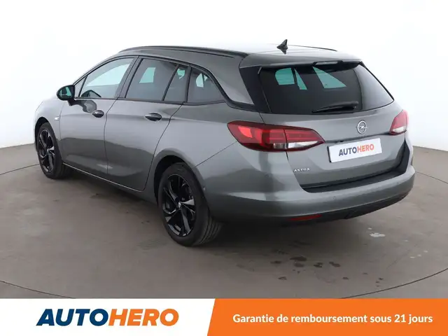 Opel Astra view 4