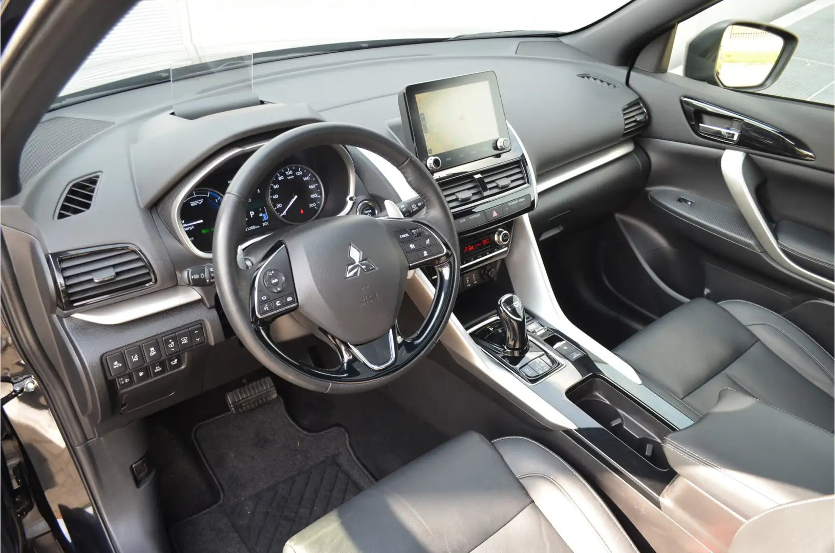 Mitsubishi Eclipse Cross PHEV 2.4 INSTYLE 4WD | PLUG IN HYBRID | FULL OPTIO Zwart - 2