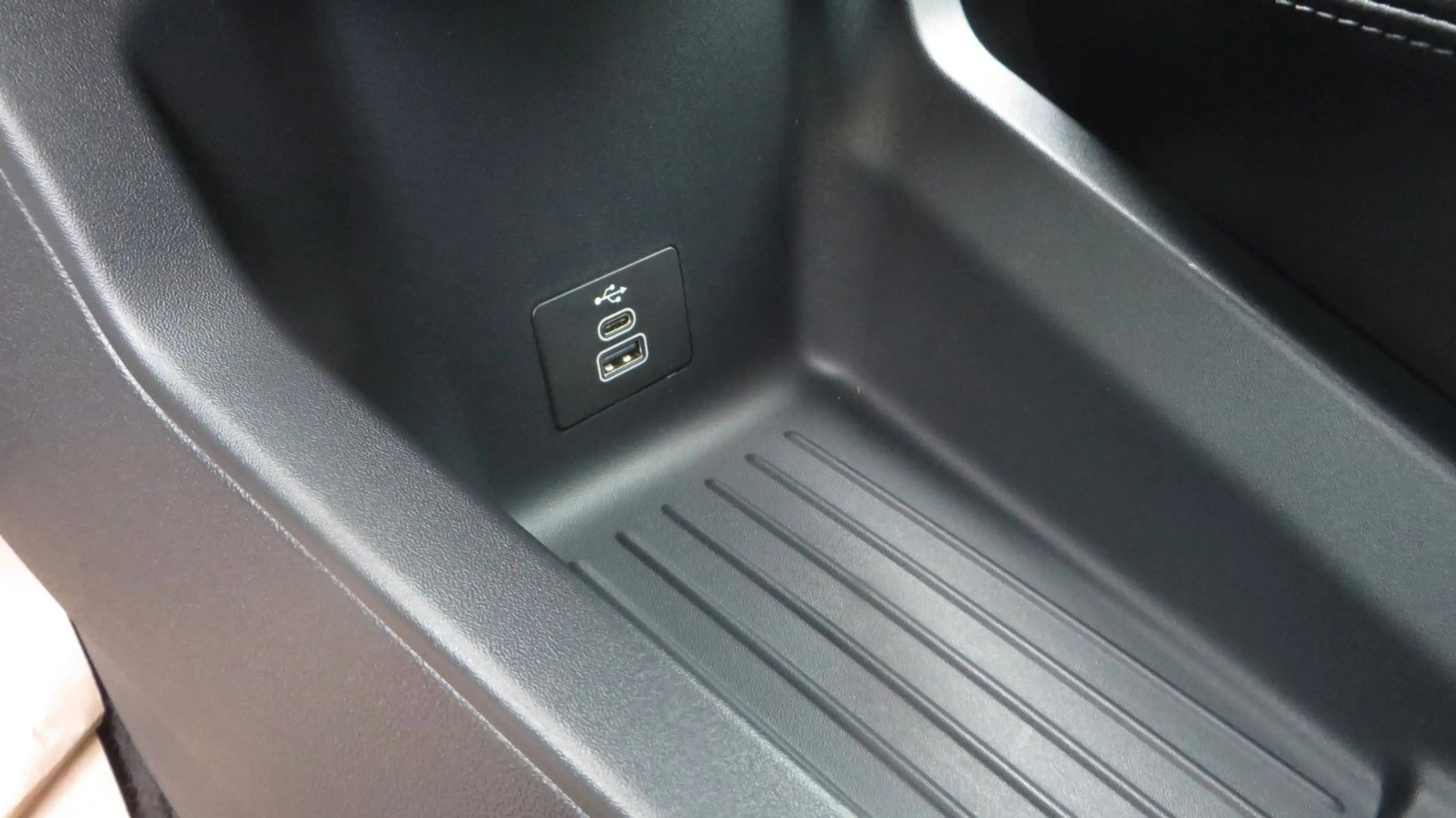 Ford Puma Gen-E 124 kW Premium FWD — photo 14