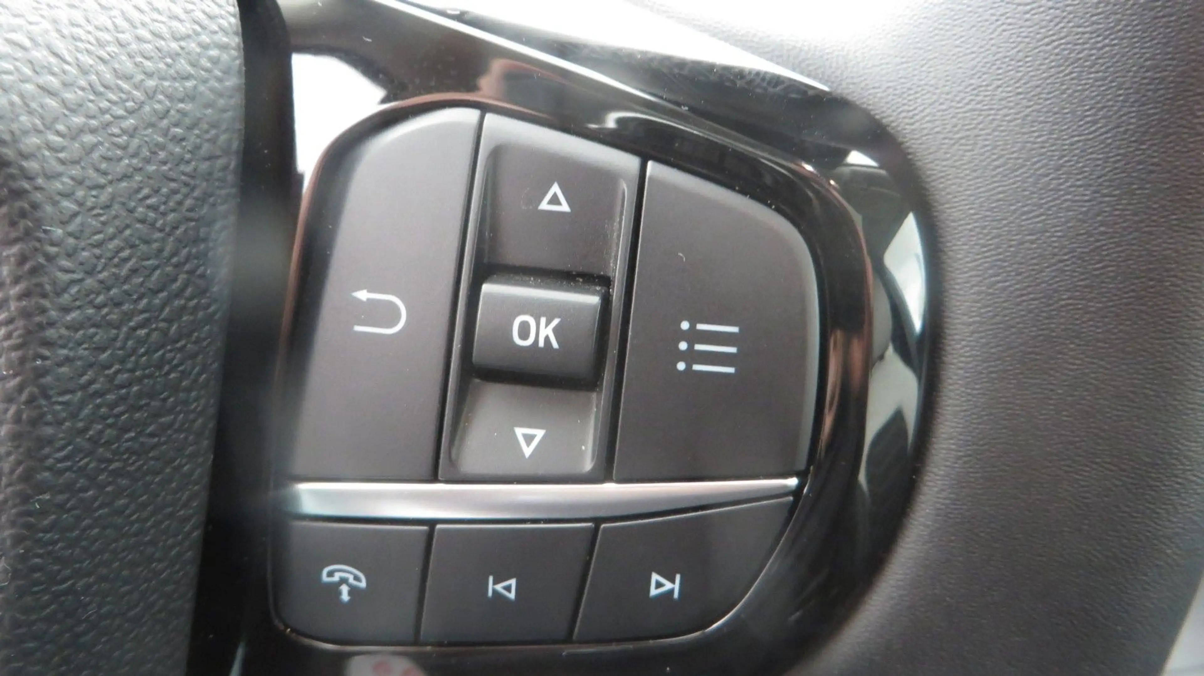 Ford Puma Gen-E 124 kW Premium FWD — photo 12