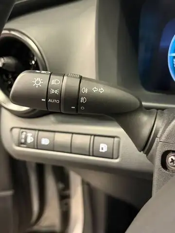 Toyota C-HR view 13