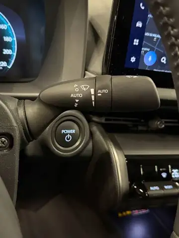Toyota C-HR view 14