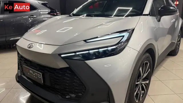 2025 Toyota C-HR in Silver for sale