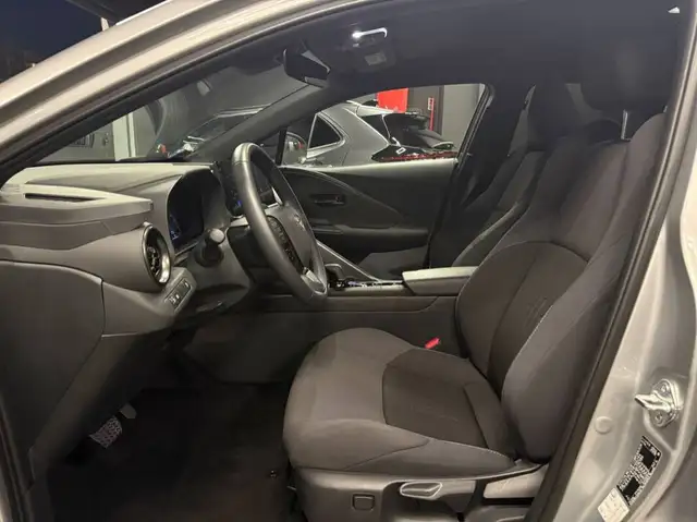 Toyota C-HR view 9