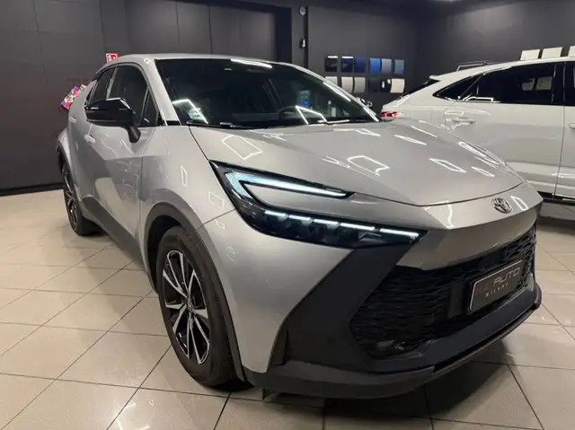 Toyota C-HR view 5