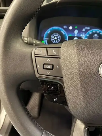 Toyota C-HR view 15