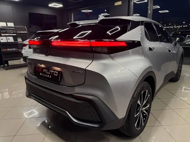 Toyota C-HR view 7
