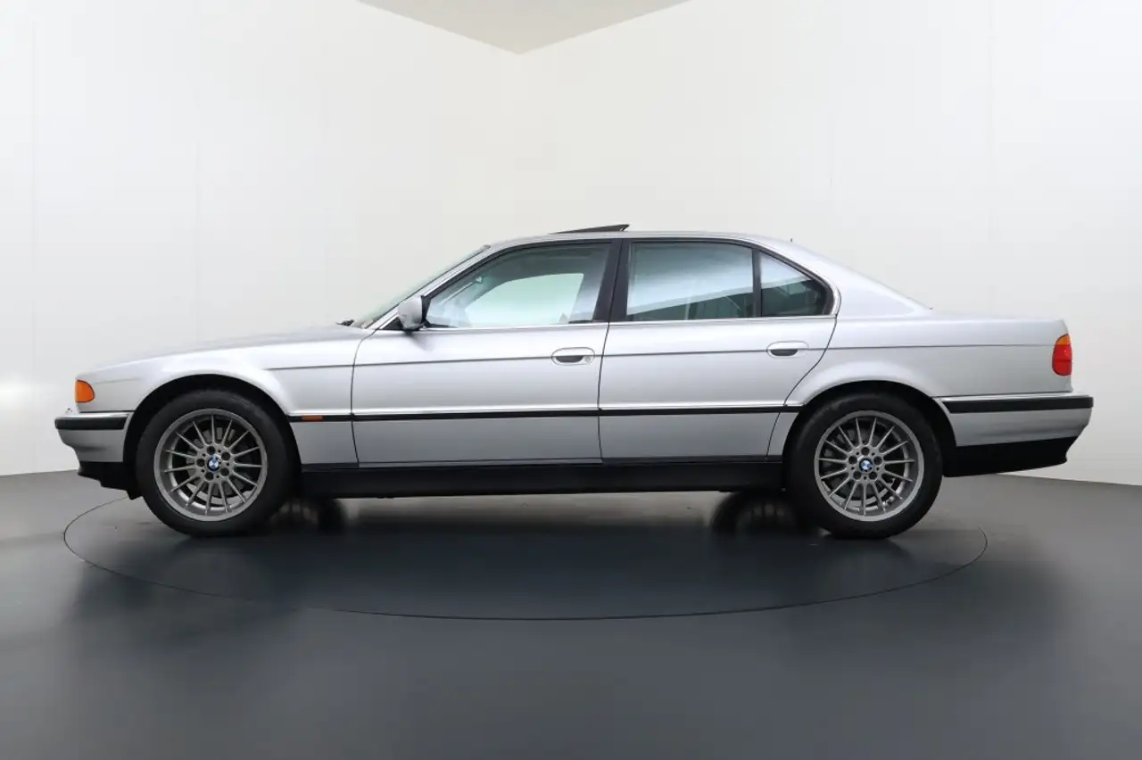 BMW 735I EXEC.HIGH-LINE v8 Automaat 175Kw Youngtimer!!, foto 2