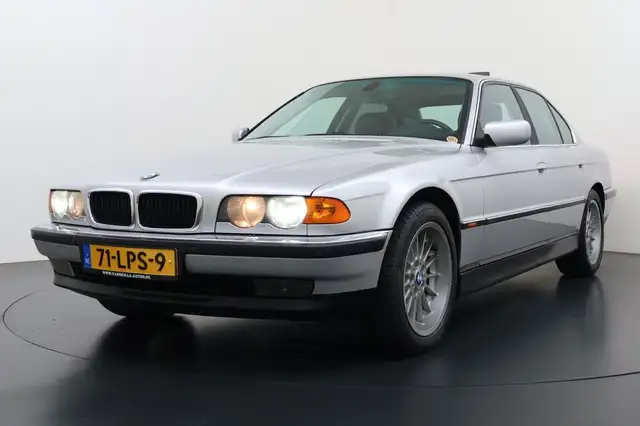 BMW 735 735I EXEC.HIGH-LINE v8 Automaat 175Kw Youngtimer!!