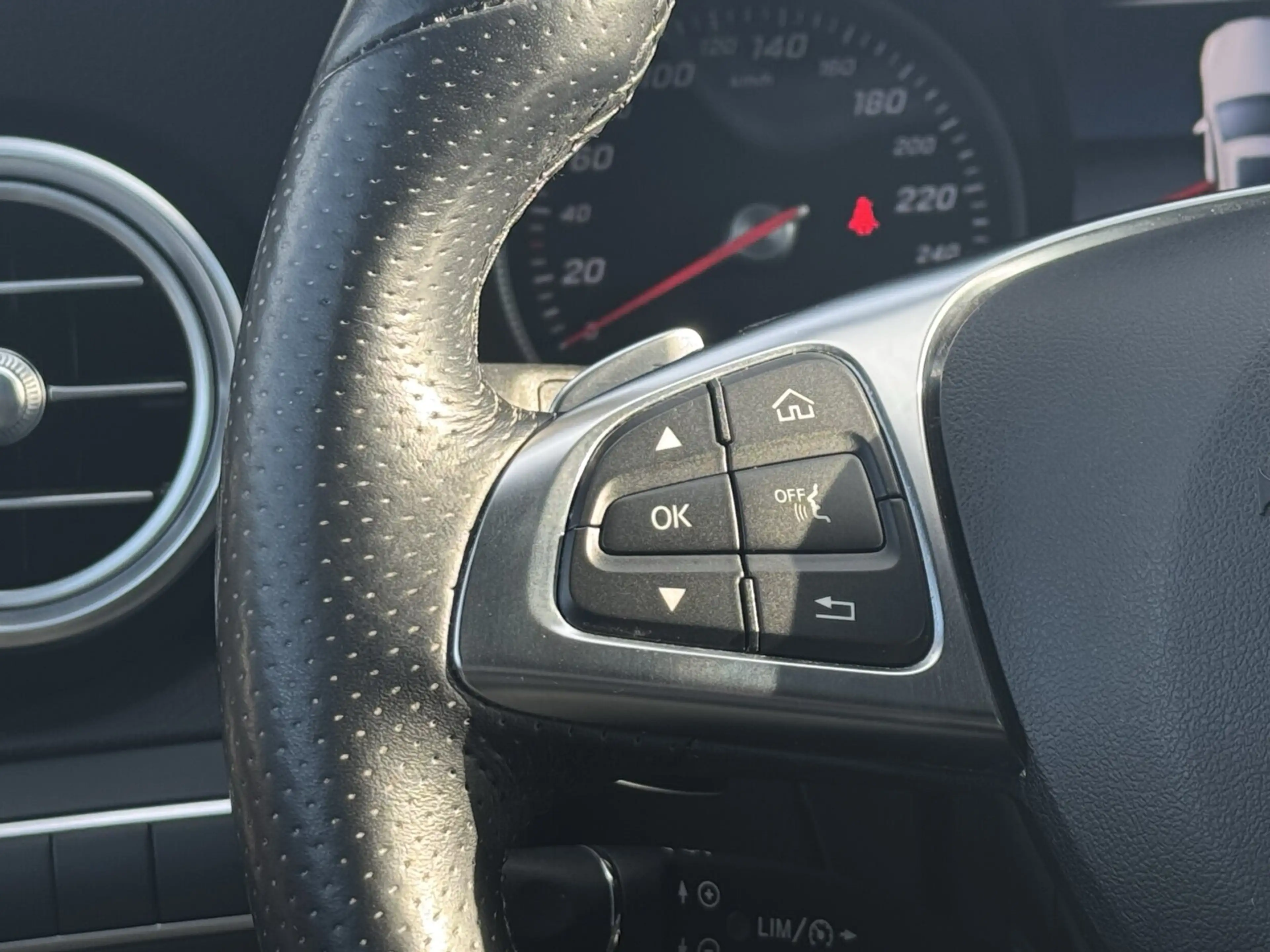 Mercedes-Benz GLC 250 GLC 250 4M Coupé AMG SHD 360Kam Nightpak LED AHK — photo 14