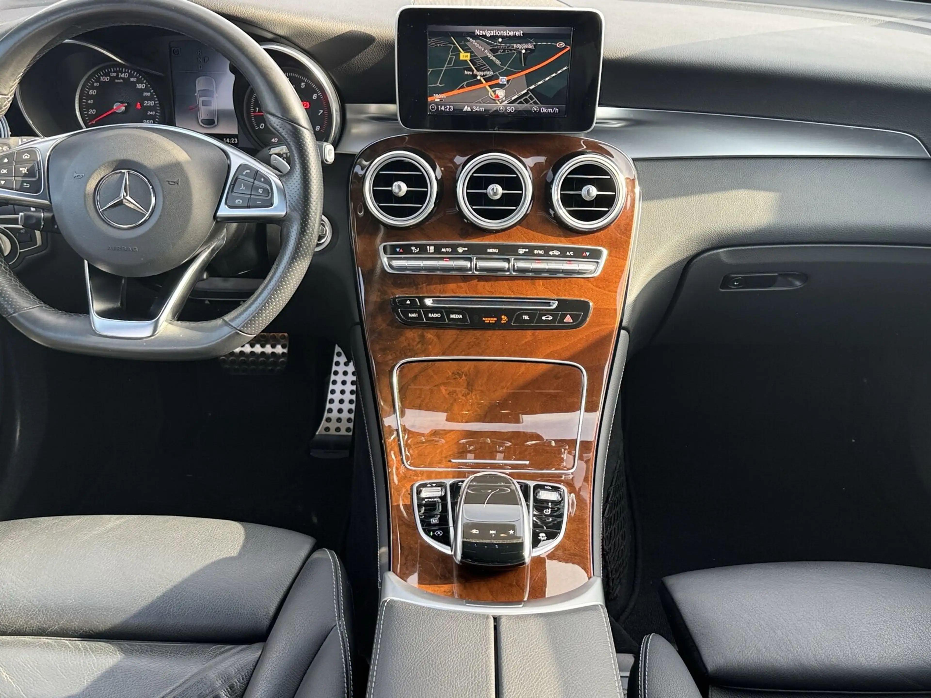 Mercedes-Benz GLC 250 GLC 250 4M Coupé AMG SHD 360Kam Nightpak LED AHK — photo 15