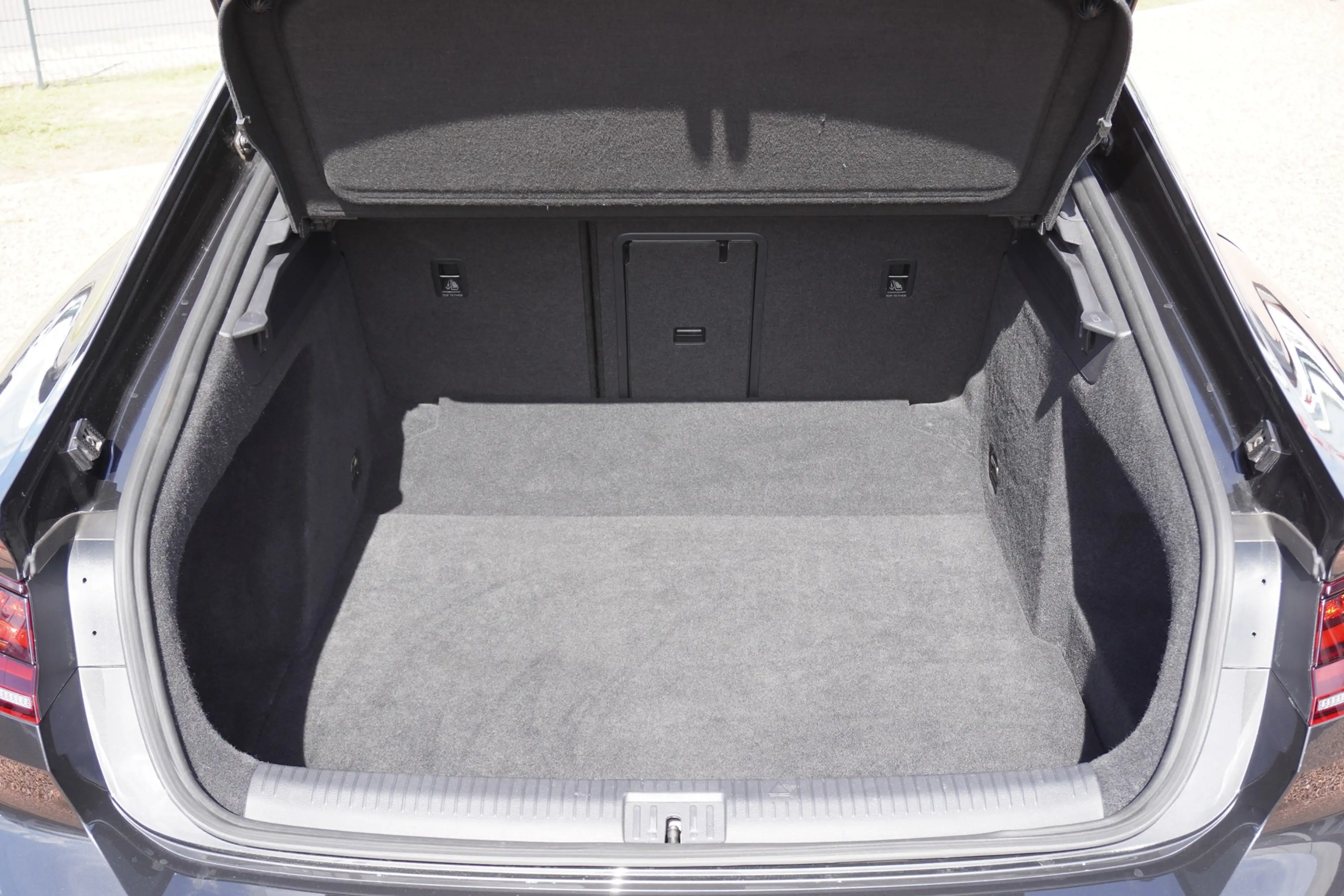 Volkswagen Arteon 2.0 R-Line DSG LED Navi 4x Sitzheizung — photo 14