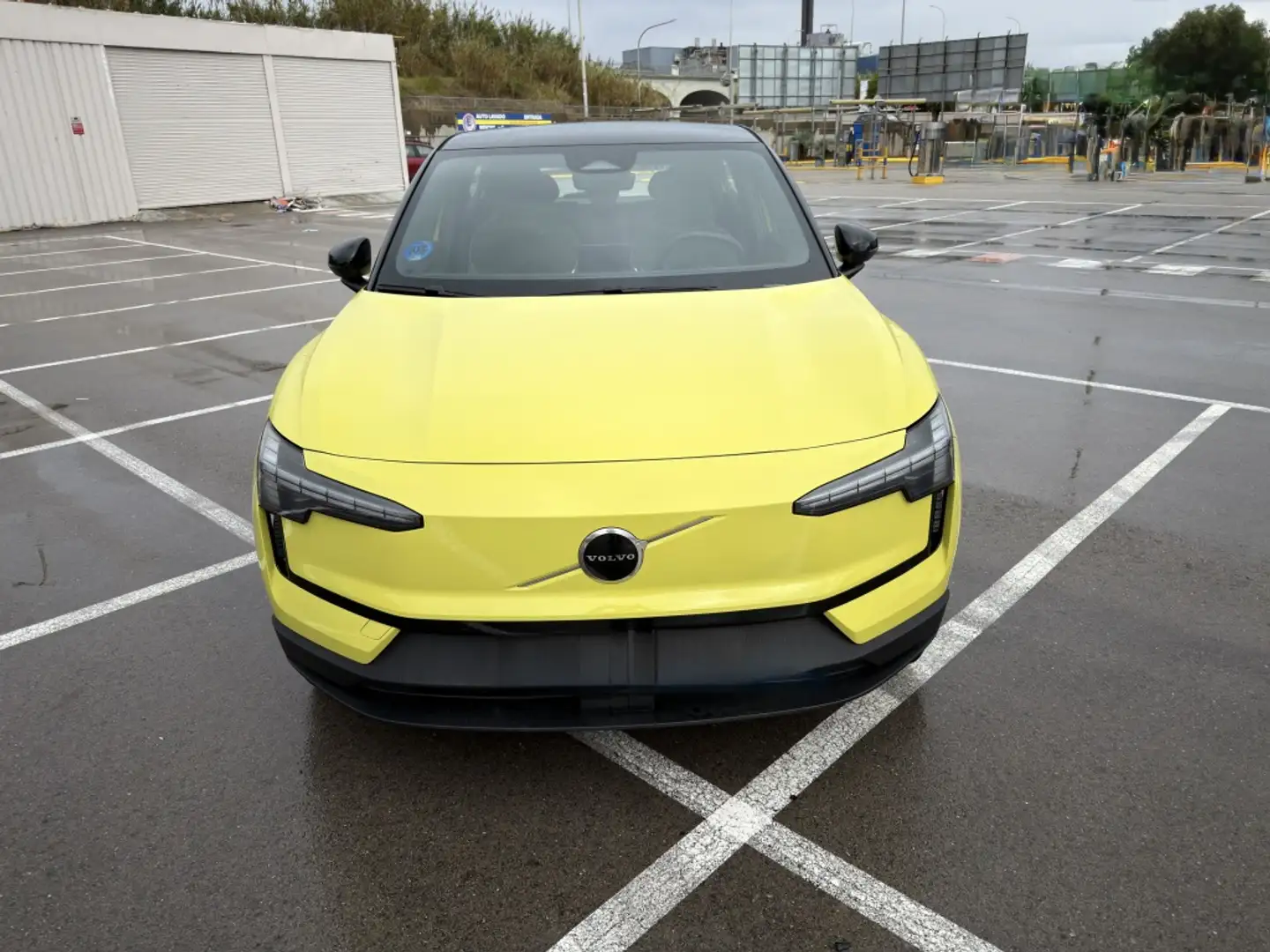 Volvo EX30 Single Extended Range Plus RWD Amarillo - 2
