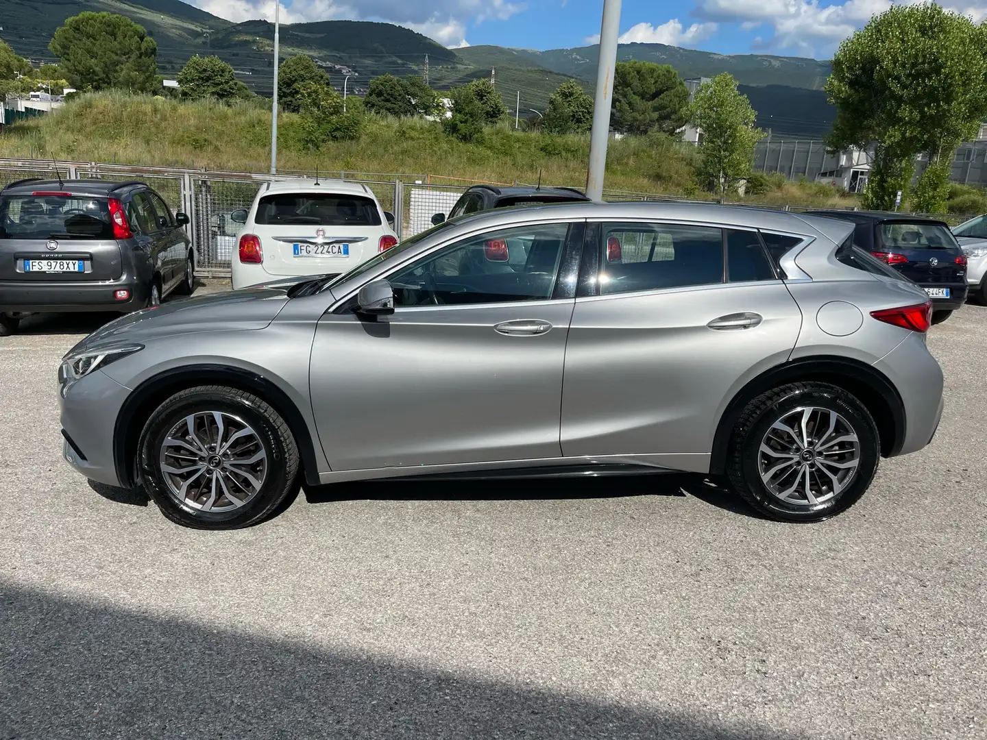 Infiniti Q30 Q30 1.5d Business 109cv dct - 2