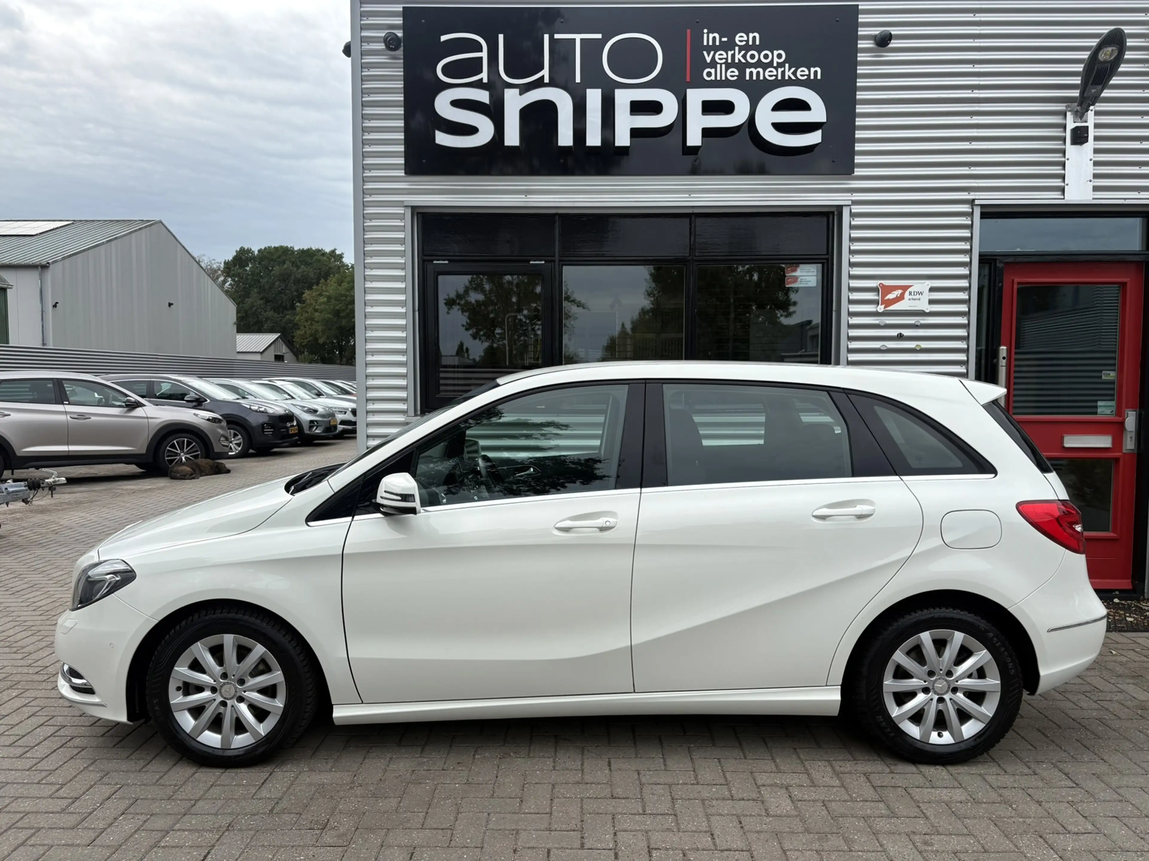 Mercedes-Benz B 180 Ambition -AUTOMAAT-DEALER ONDERHOUDEN-1STE EIGENAA — photo 32