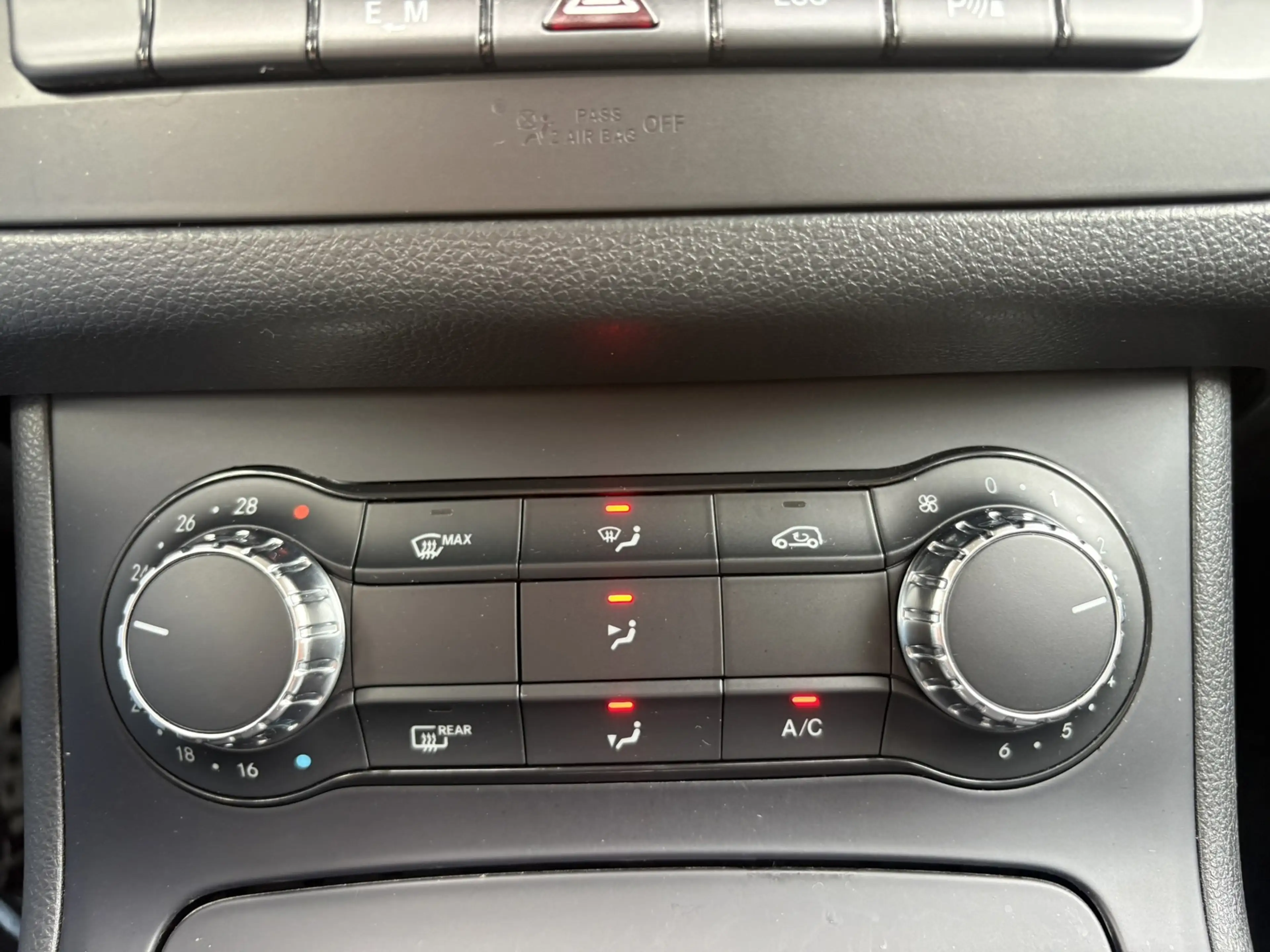 Mercedes-Benz B 180 Ambition -AUTOMAAT-DEALER ONDERHOUDEN-1STE EIGENAA — photo 23
