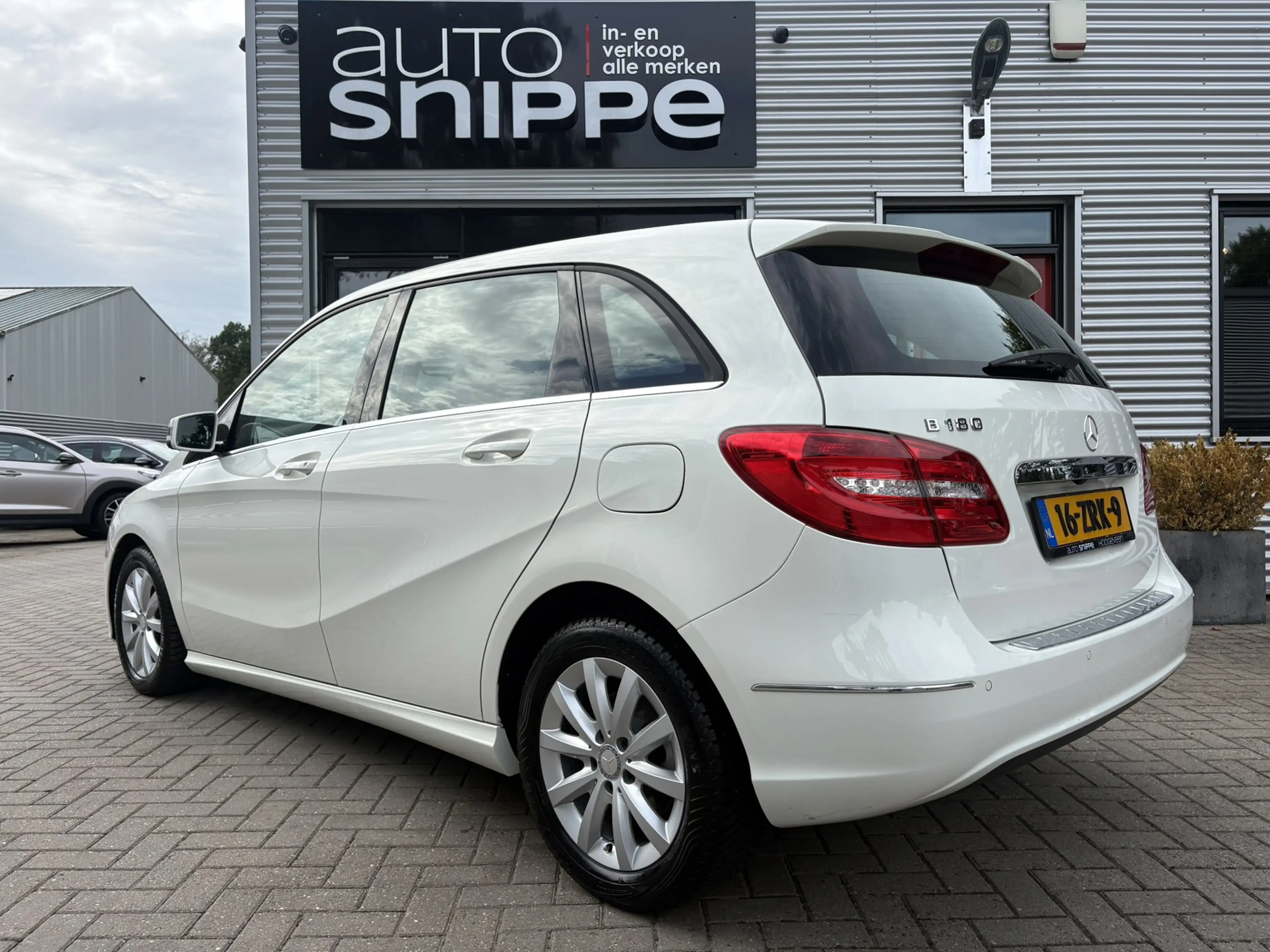 Mercedes-Benz B 180 Ambition -AUTOMAAT-DEALER ONDERHOUDEN-1STE EIGENAA — photo 3