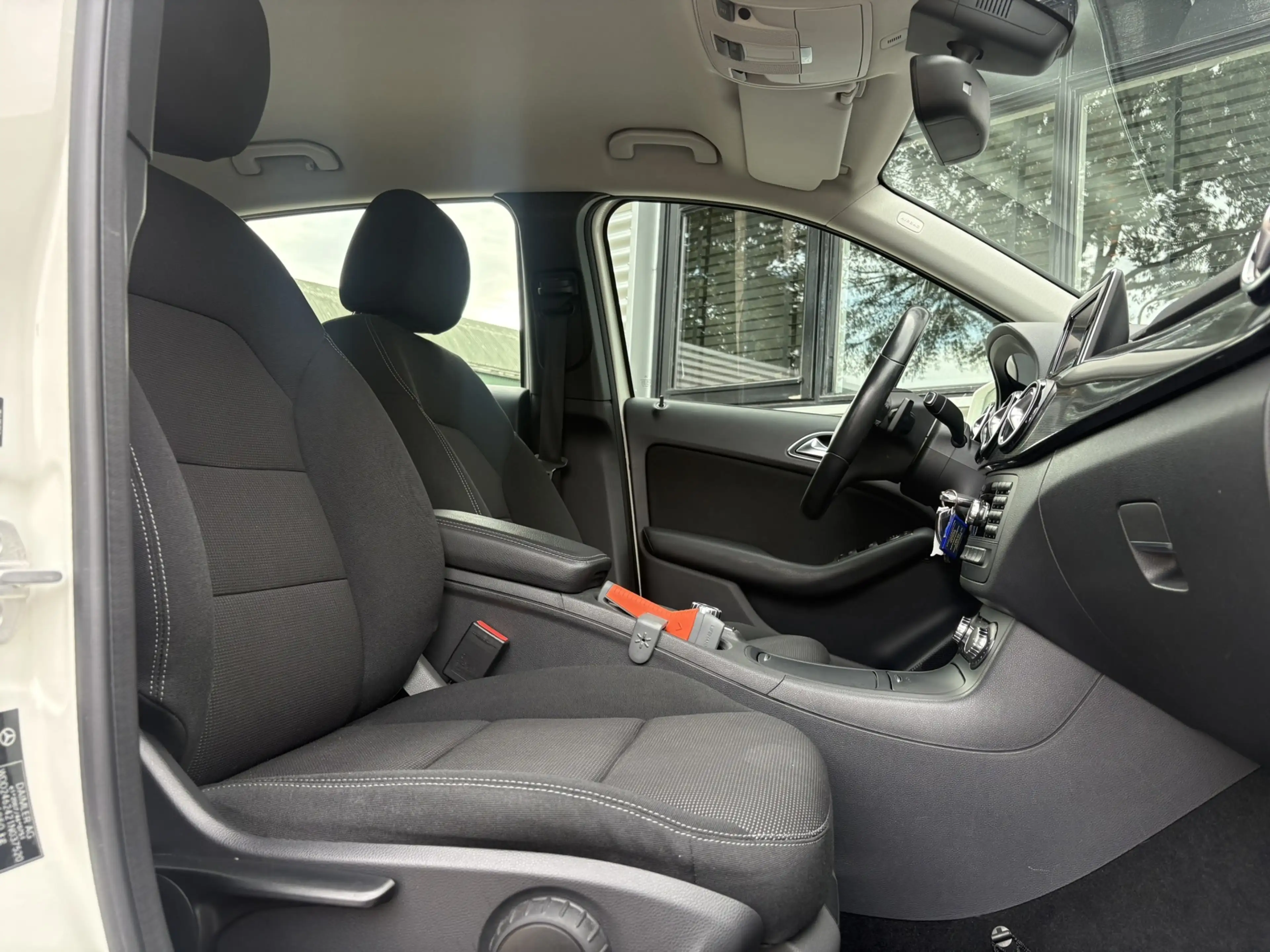Mercedes-Benz B 180 Ambition -AUTOMAAT-DEALER ONDERHOUDEN-1STE EIGENAA — photo 9