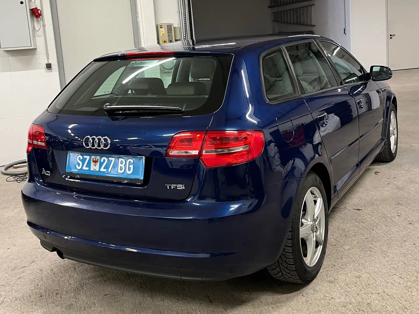 Audi A3 1.2 TFSI Ambiente Bleu - 2