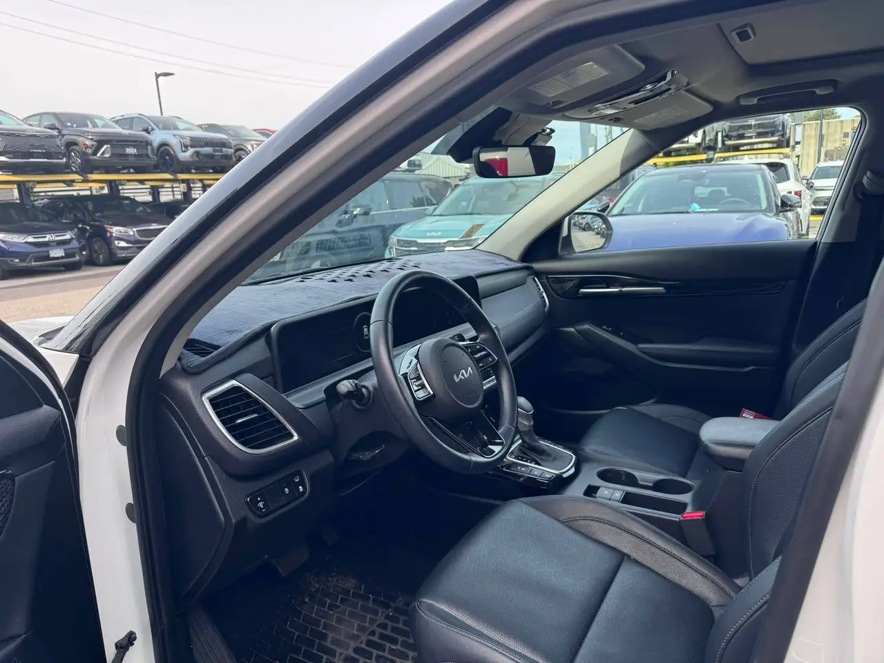 Kia Seltos снимка Kia Seltos